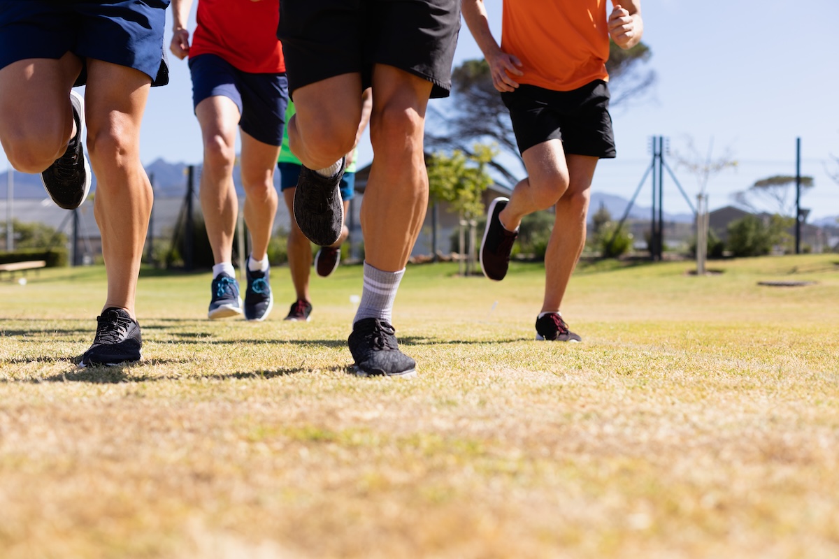 men-running-to-train-2025-04-03-03-52-25-utc