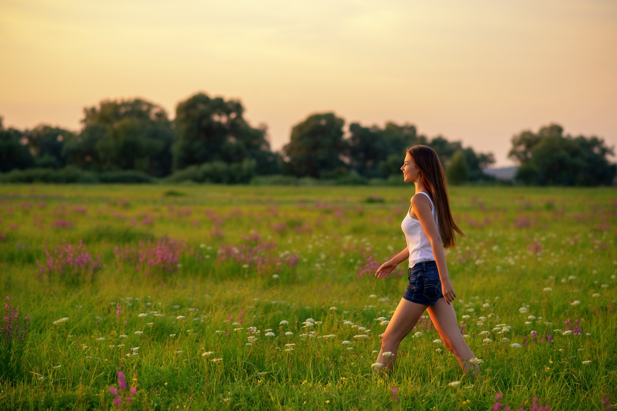 young-woman-is-walking-on-nature-2026-01-06-09-08-53-utc