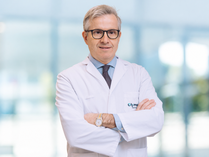 Dr. Manuel Leyes