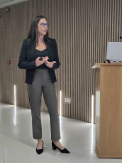 Dra. Almudena Fernández-Bravo